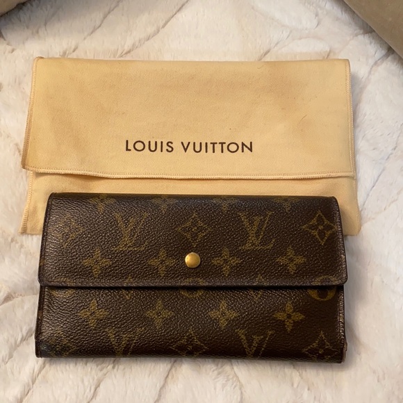 Louis Vuitton Other - Authentic Louis Vuitton Wallet Monogram Classic